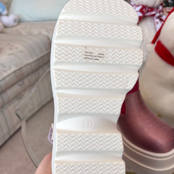 Pink boots - Picture 3 of 4